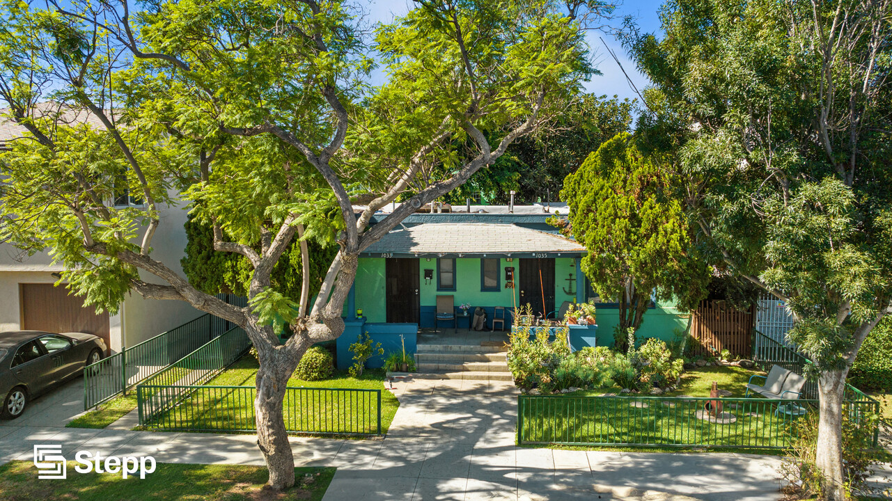 1033 Stanley Ave in Long Beach, CA - Building Photo