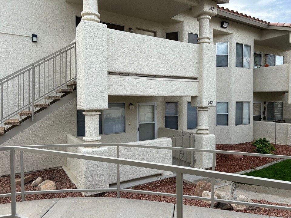 465 Mesa Blvd in Mesquite, NV - Building Photo