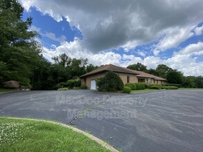 11225 N Club Dr in Fredericksburg, VA - Building Photo - Building Photo