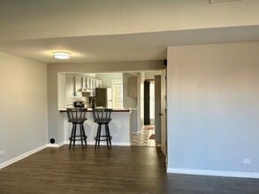 1511 Crab Tree Dr in Westmont, IL - Building Photo - Building Photo