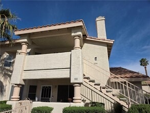 1104 Pinto Rock Ln in Las Vegas, NV - Building Photo - Building Photo