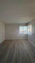 1070 NE 80th St in Miami, FL - Building Photo - Building Photo