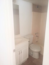 121 Lazy Ln, Unit D in Sealy, TX - Foto de edificio - Building Photo