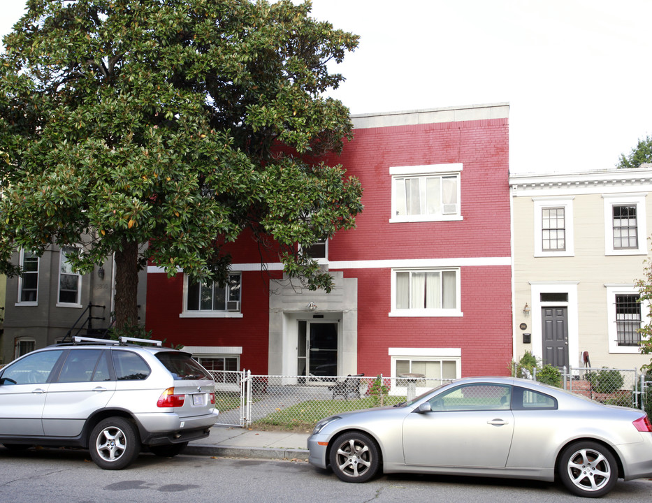 1810 Vermont Ave NW in Washington, DC - Building Photo