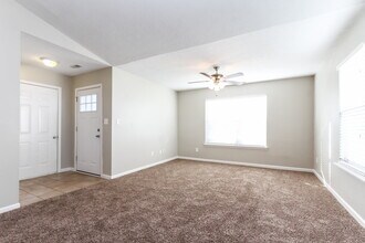 1555 Sanner Dr in Greenwood, IN - Building Photo - Building Photo