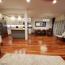 1147 Stephanie Dr in Caldwell, NJ - Building Photo - Building Photo