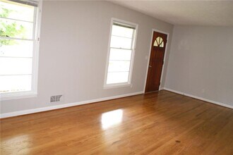 6725 Ridge Moore Dr NW in Atlanta, GA - Building Photo - Building Photo