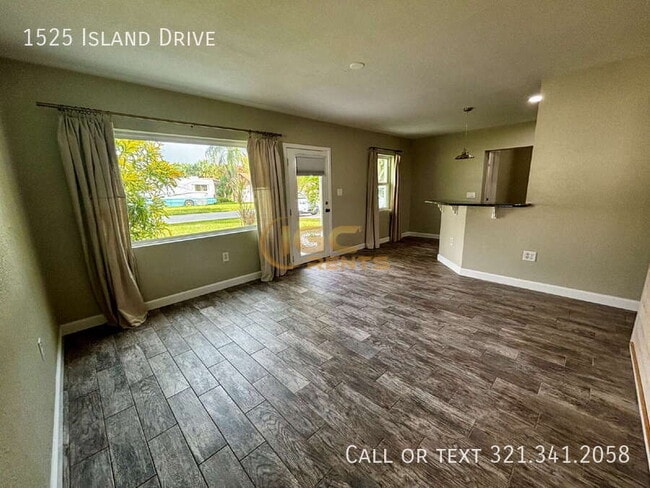 1525 Island Dr in Merritt Island, FL - Building Photo - Building Photo