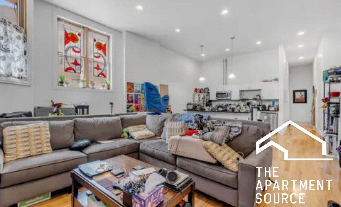 2842 W Augusta Blvd in Chicago, IL - Building Photo