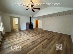 124 S Vista Way in Kelso, WA - Building Photo - Building Photo