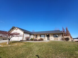 820 Amador Ct in Carson City, NV - Building Photo