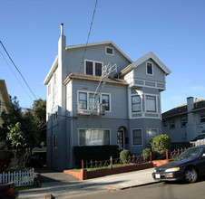 Echo Apartments in Oakland, CA - Building Photo - Building Photo