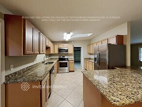 2310 Sunderland Rd in Maitland, FL - Foto de edificio - Building Photo