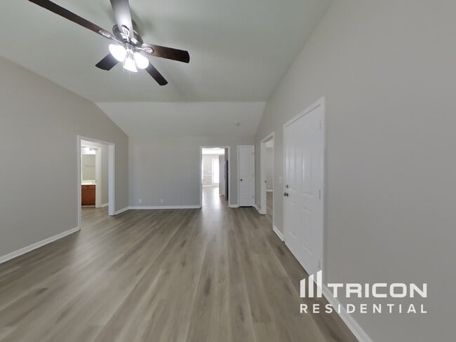 996 Tom Hailey Blvd in La Vergne, TN - Building Photo - Building Photo