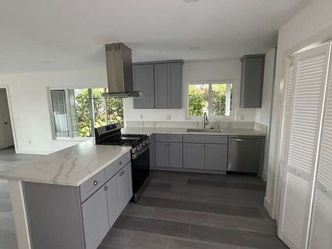 8632 Sunset Ave in Fair Oaks, CA - Foto de edificio - Building Photo