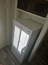 2808 1/2 Hillcrest Dr in Los Angeles, CA - Foto de edificio - Building Photo