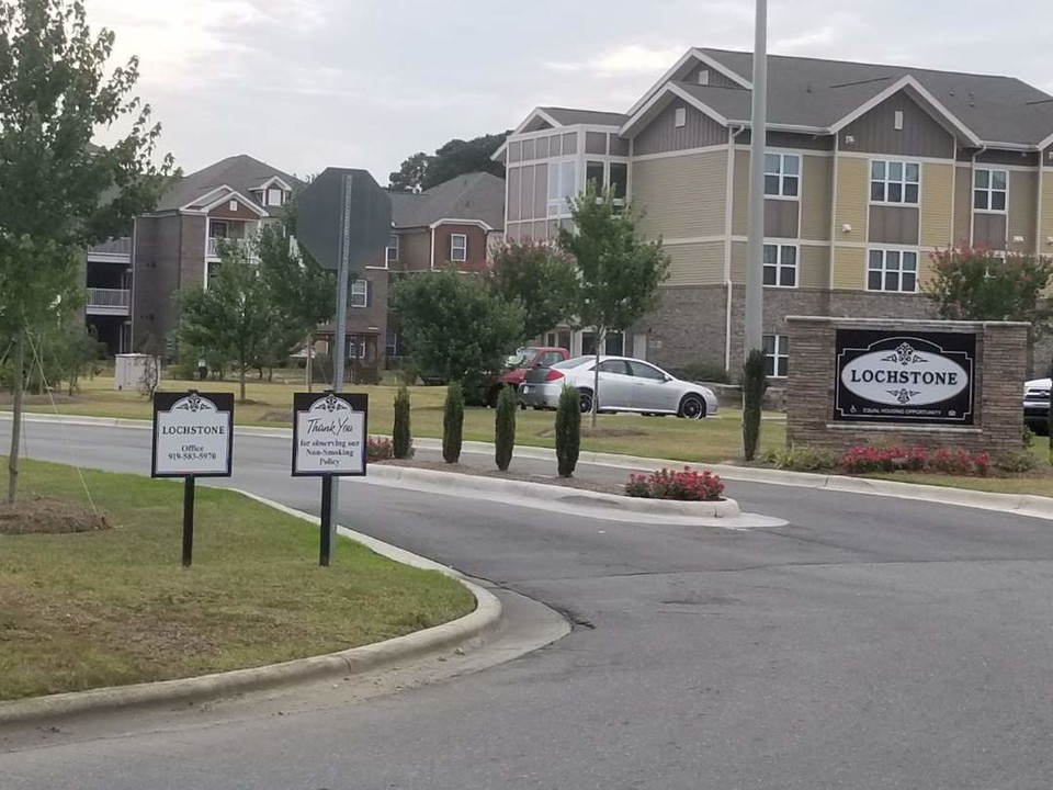 Lochstone in Goldsboro, NC - Building Photo