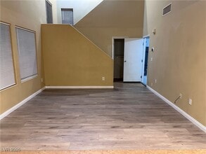 5086 Penryn Ct in Las Vegas, NV - Building Photo - Building Photo