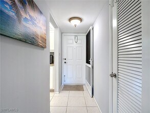 200 Turtle Lake Ct in Naples, FL - Building Photo - Building Photo