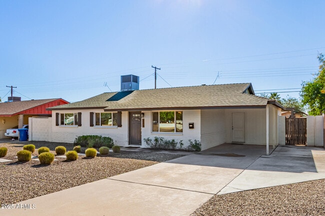 331 E Continental Dr in Tempe, AZ - Building Photo - Building Photo