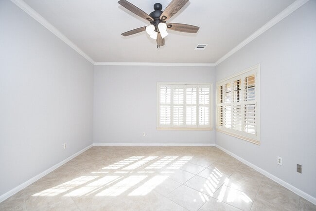 property at 4402 Jamaica Dr