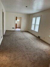 5921 5th Ave, Unit Upper in Kenosha, WI - Building Photo - Building Photo