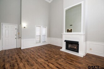 5827 Hollytree Dr in Tyler, TX - Building Photo - Building Photo