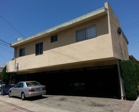 6101 Miles Ave in Huntington Park, CA - Foto de edificio - Building Photo