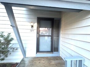 724 Shepard Ct in Gurnee, IL - Building Photo - Building Photo