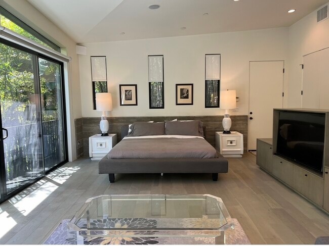 2849 Seattle Dr in Los Angeles, CA - Building Photo - Building Photo