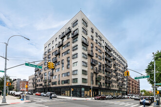 948 Myrtle Ave in Brooklyn, NY - Foto de edificio - Building Photo