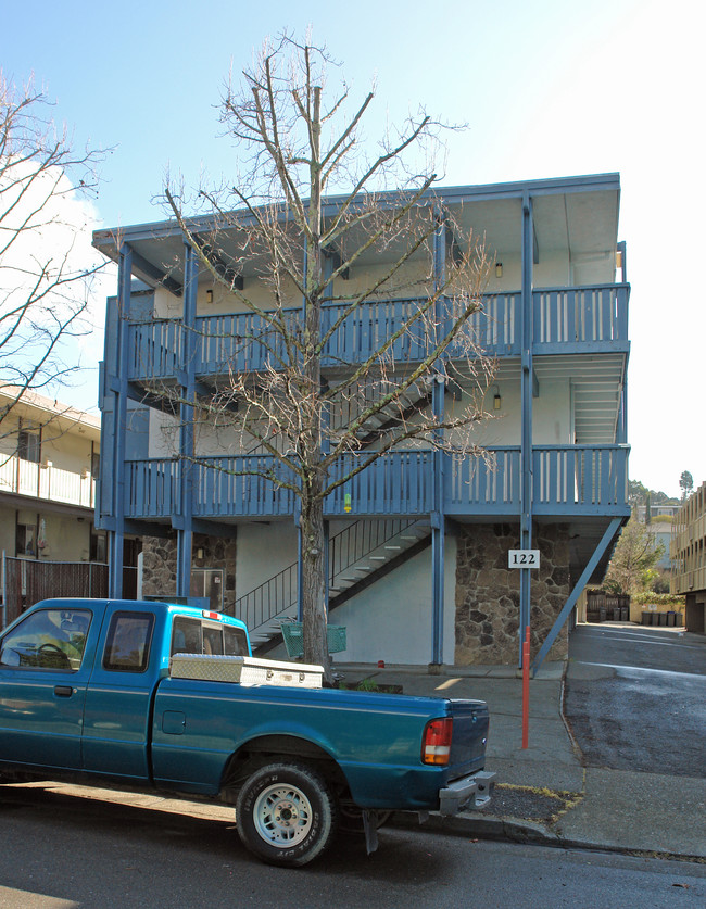 122 Park St in San Rafael, CA - Building Photo - Building Photo