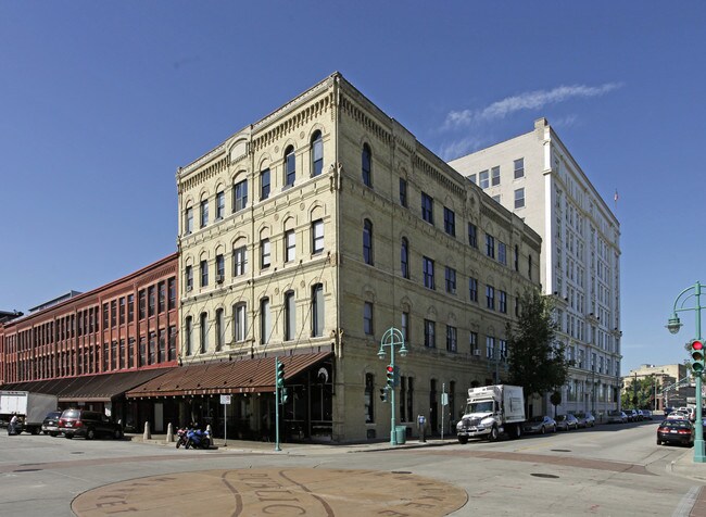 343 N Broadway