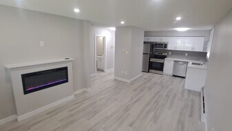 9938-88 88 Ave NW in Edmonton, AB - Building Photo