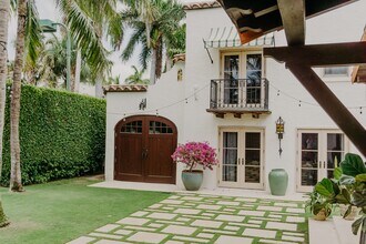 213 E Lakewood Rd, Unit casa andaluz in West Palm Beach, FL - Foto de edificio - Building Photo