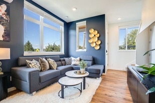 2203 22nd Ave S in Seattle, WA - Building Photo