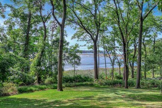 451 River Rd in Saint James, NY - Building Photo - Building Photo
