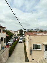 1466 Cardiff Ave in Los Angeles, CA - Foto de edificio - Building Photo