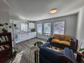 2513 W Trail Ct in Sooke, BC - Building Photo