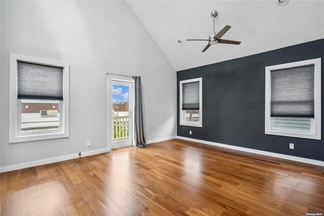 225 E Walnut St in Long Beach, NY - Building Photo - Building Photo