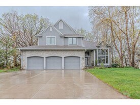 13856 Essex Trail in Apple Valley, MN - Building Photo