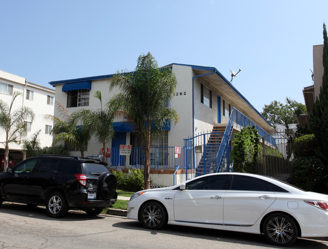 1282 Barry Ave in Los Angeles, CA - Foto de edificio - Building Photo