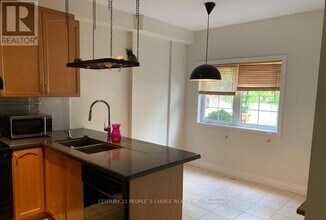 100 Beddoe Dr in Hamilton, ON - Building Photo - Building Photo