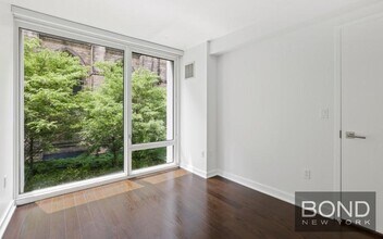 400 W 113th St in New York, NY - Building Photo - Building Photo