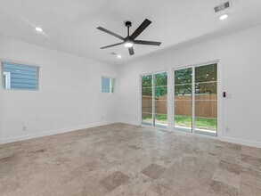 7132 Eastwood St in Houston, TX - Building Photo - Building Photo