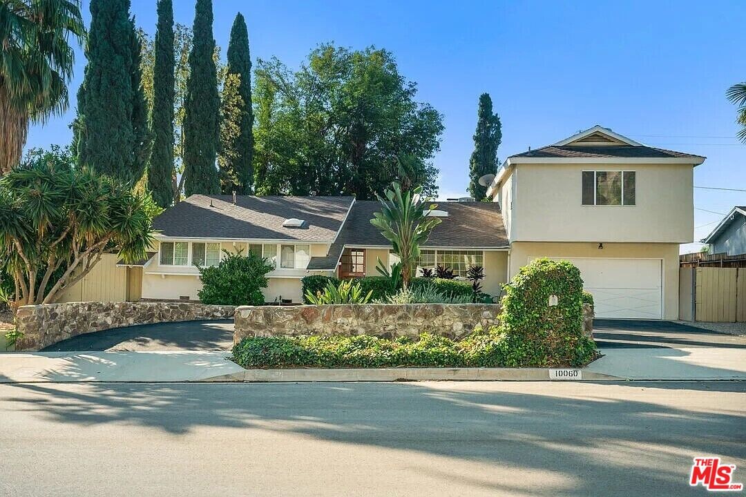 10060 Jimenez St in Los Angeles, CA - Building Photo