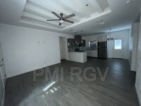 805 W Garrison Dr photo'