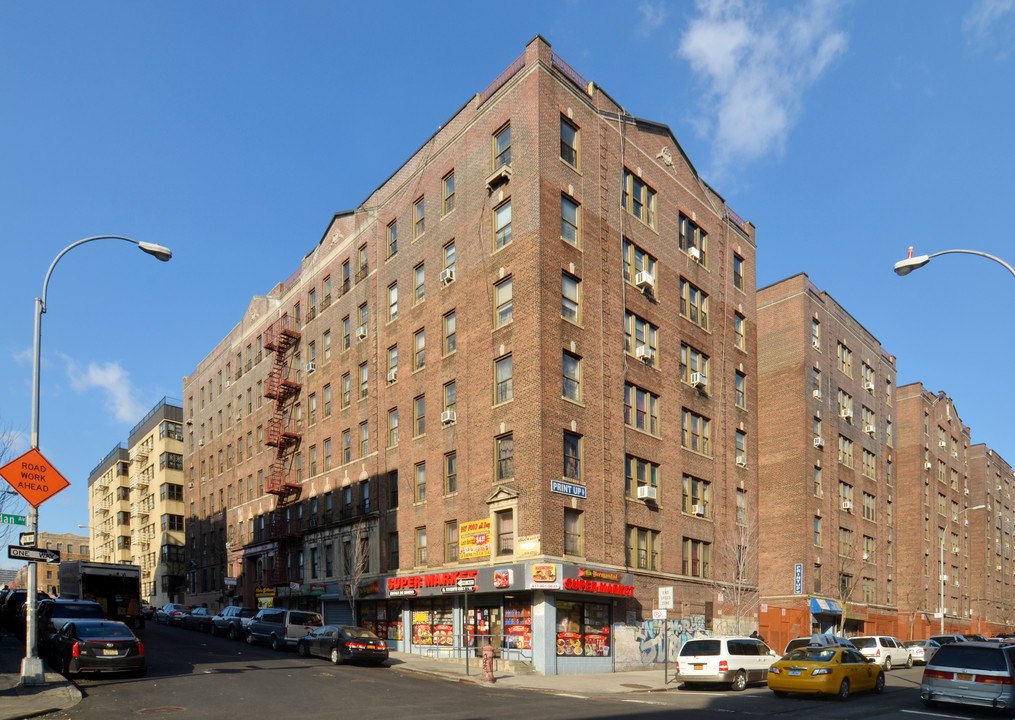 185 McClellan St in Bronx, NY - Building Photo