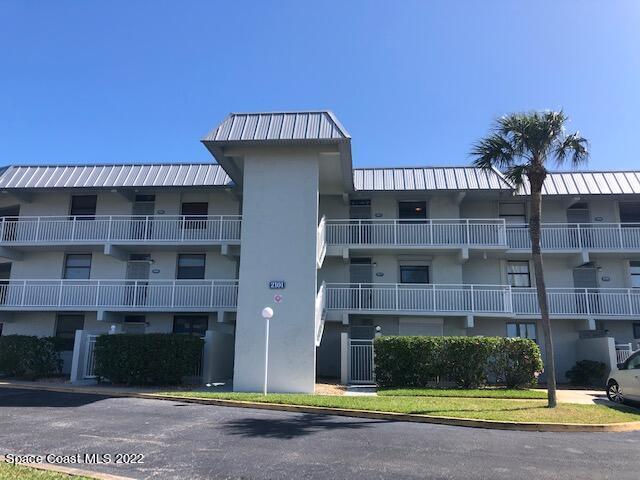 2101 S Atlantic Ave in Cocoa Beach, FL - Building Photo
