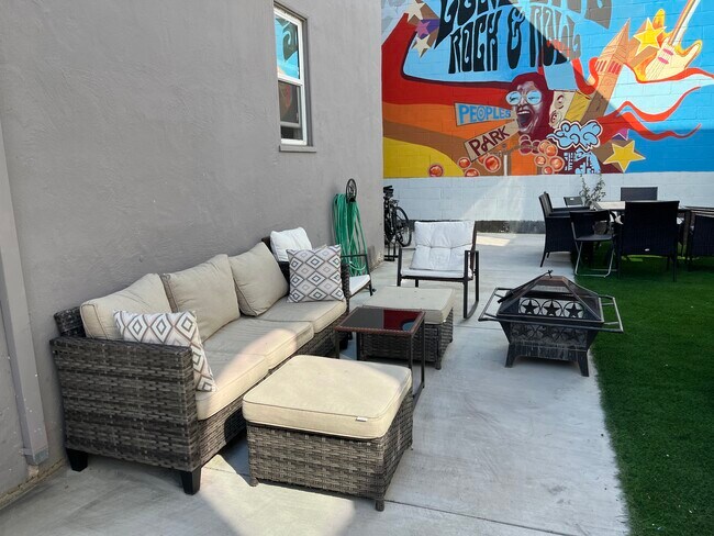 3411 Adeline St, Unit 1 in Berkeley, CA - Building Photo - Building Photo